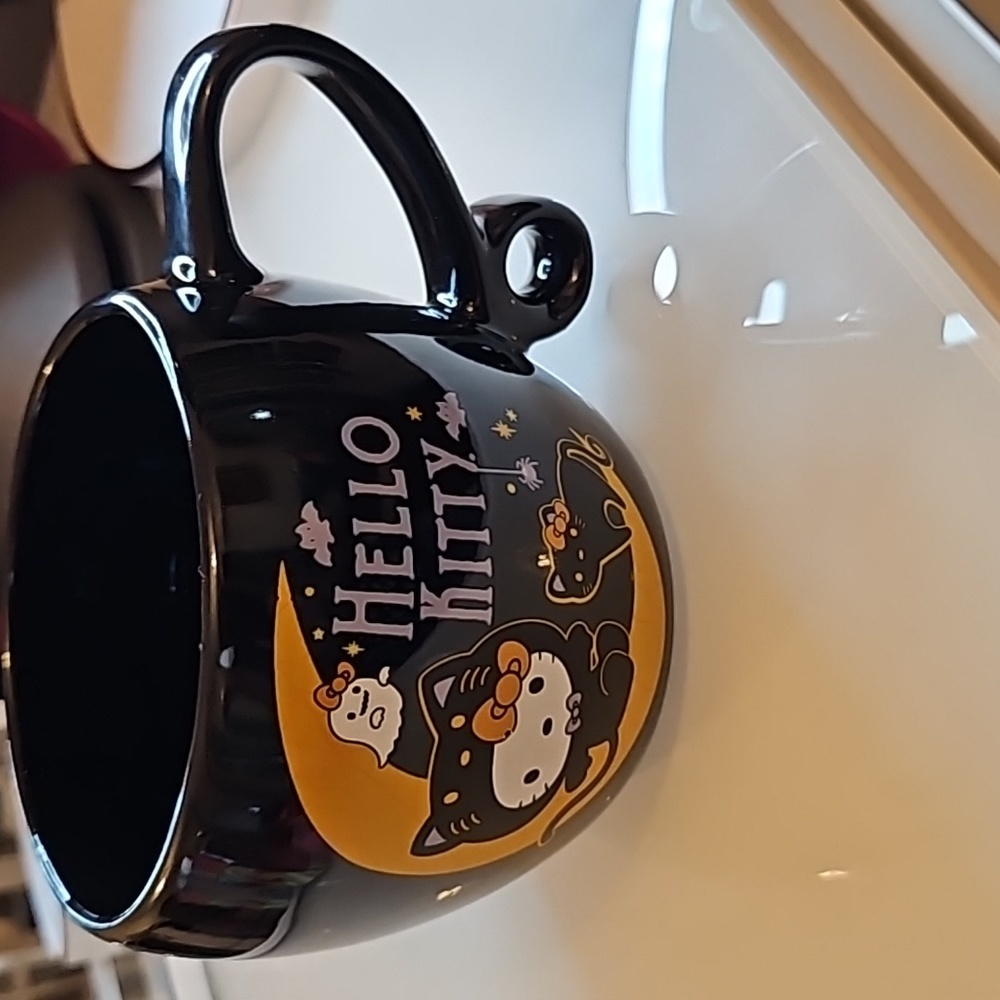 Hello kitty coffee cup